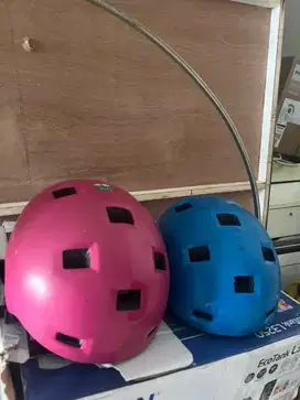 Helm scooter, sepeda, skate anak preloved decathlon