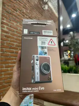 FUJIFILM INSTAX MINI EVO