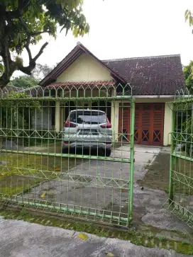 DISEWAKAN RUMAH LT 600 LB 300 KALASAN, SLEMAN, 300M CANDI PRAMBANAN