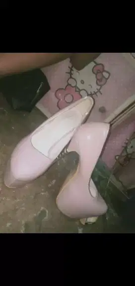 Spatu hak tinggi  merk mabein