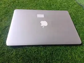 MacBook Air 13 inch Early 2015 Core i5 1.6Ghz Ram 8 GB Ssd 128 - apple