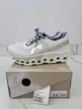On cloud monsters 2 cream ice size 40.5
