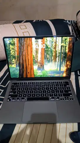 Jual Macbook M3 16/256 13inch
