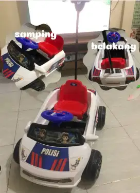 Mobil mainan polisi