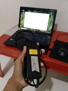 Laptop Toshiba jual cepet diharga bagus