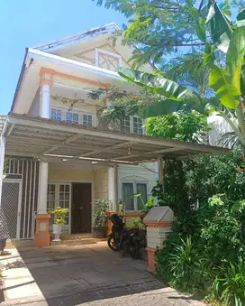 Kawasan Wisata Cibubur, rumah di cluster Orlando