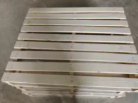 Palet Kayu Jati Belanda