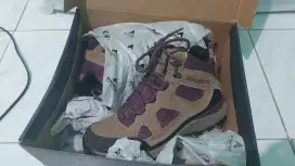 EIGER sepatu gunung Wanita
