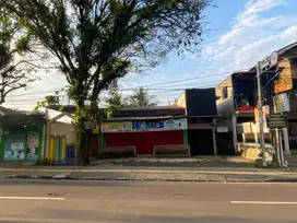 Jual Ruko 3 unit dan kamar kos 16 pintu