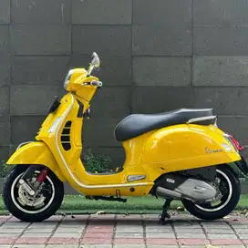 Piaggio Vespa GTS 150 4V IGET ABS LED FACELIFT TH 2019 Warna Yellow