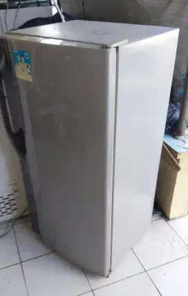 Kulkas SHARP Orisinil Mesin Halus.