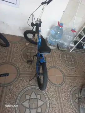 Sepeda anak wimcycle bekas