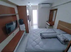 Sewa type studio apartemen Bassura City ada water heater