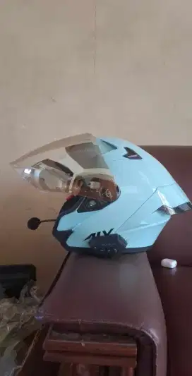 Dijual helm half face plus Wireless Earphone