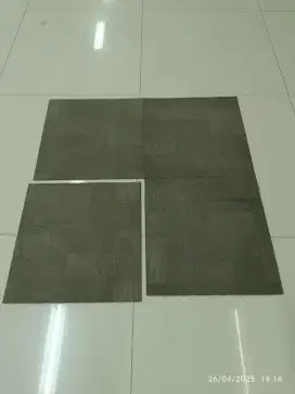 Karpet kotak ukuran 50x50cm bekas Pemakaian Bank