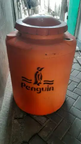 Toren Penguin 300 L