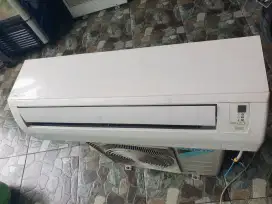 Di jual ac daikin 1/2 pk