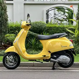 Piaggio Vespa LX IGET 125 LED TH 2020 warna Kuning Very Good Condition