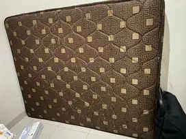 Kasur queen bed