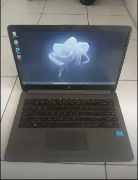 JUAL LAPTOP 2ND HP 240G