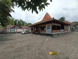 Disewakan tempat usaha istimewa di jalan palagan
