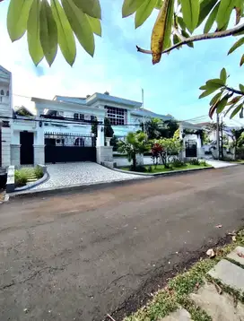 Rumah mewah siap huni di bukit permai cibubur Jakarta Timur
