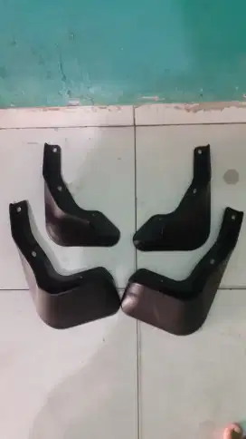 Mud guard alas lumpur calya sigra