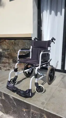 Kursi roda manual stylish
