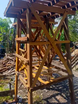Tempat tandon menara ulin