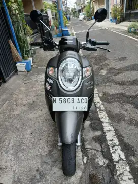 SCOOPY STYLIST 2017 WARNA GREY PEMAKAIAN PRIBADI TANGAN PERTAMA