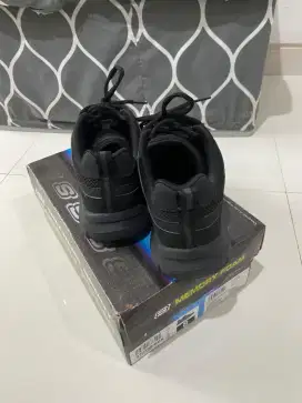Sepatu Skechers Track-Syntac