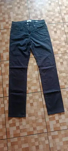 Bekas pribadi celana the frame London no 32