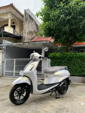 YAMAHA GRAND FILANO LUX 2024