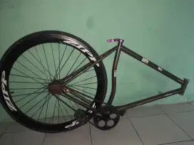 SEPEDA FIXIE BEKAS