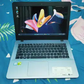 Asus X442UR i5 8250u 12GB RAM/256GB SSD NVDIA 930MX WIN11