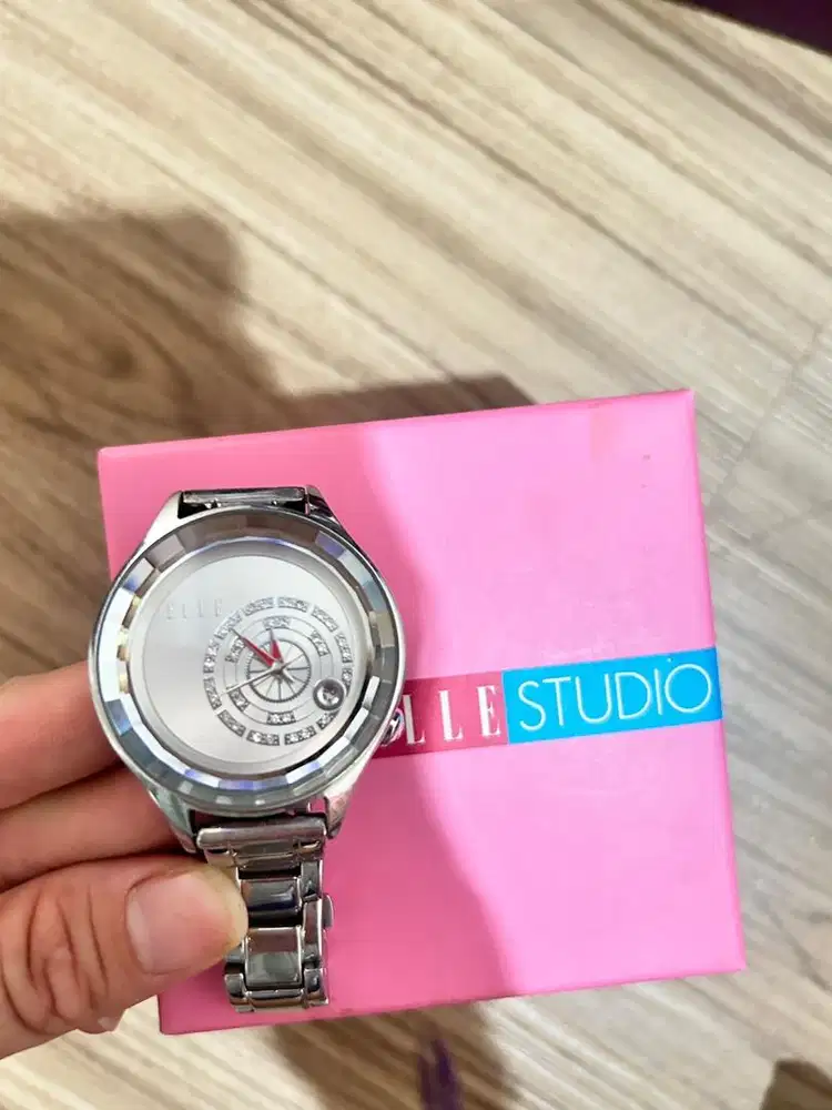Elle Studio rantai
