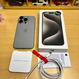 iPhone 15 pro 128gb natural