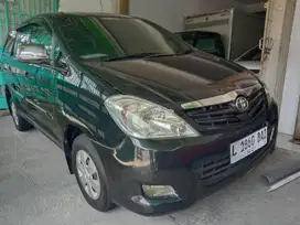 Toyota Kijang Innova 2011 Bensin