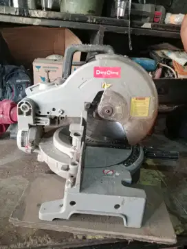 Jual butuh dan tidak terpakai mesin cuthing almuniu.n