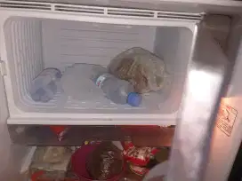 Kulkas 1 pntu normal.beku dnginnlengkap free lalampve