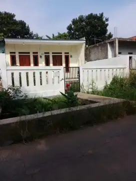 Dikontrakan Rumah Pinggir Jalan lokasi Sawangan Depok