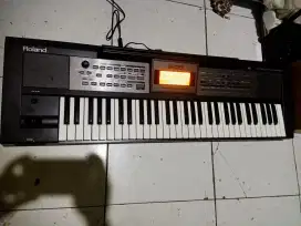 Keyboard Roland E-09 minus