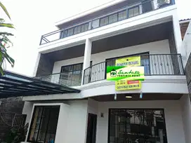 Rumah Lux 3 Lantai area Kembar Bkr dkt Buah Batu akses tol Moh Toha