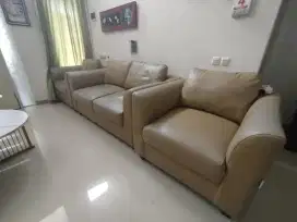 Sofa Kulit 1 Set Bagus
