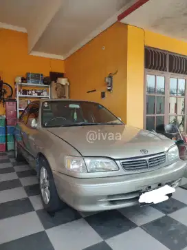 Toyota Corolla Sedan Tahun 2000