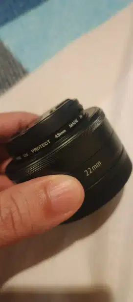 Lensa Canon Mirrorless 22 mm