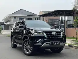Toyota Fortuner VRZ 2.4 AT 2022 Hitam Metalik (AHA Gajah Mada)