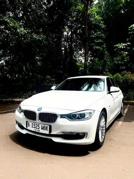 BMW 320i Luxury 2015 white