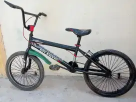 SEPEDA BMX 20. NOKEN ORI MULUS SIAP PAKAI, LOKASI KEMILING, NEGO.