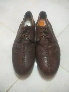 Sepatu casual kulit brown